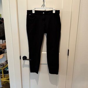 White House Black Market Ladies Skinny Leg Soft Jeans.  Black.  Size 12R.